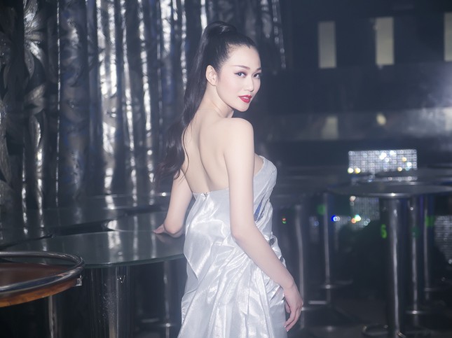 Váy áo sexy, Khánh My 'đốt cháy' tiệc đêm ảnh 8