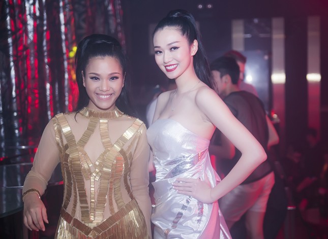 Váy áo sexy, Khánh My 'đốt cháy' tiệc đêm ảnh 9