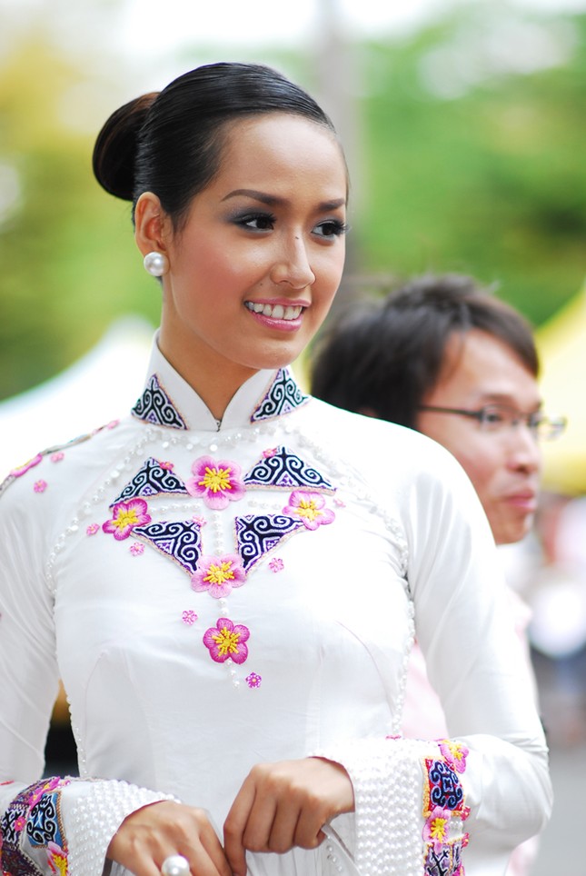 Những Hoa hậu Việt Nam có gu thời trang sành điệu nhất ảnh 2