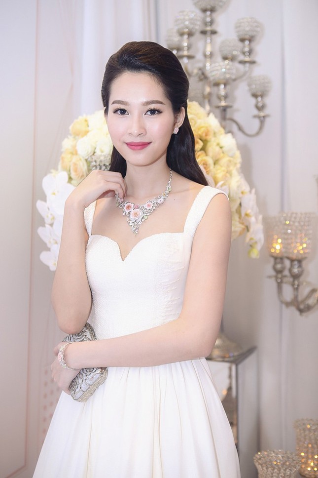 Những Hoa hậu Việt Nam có gu thời trang sành điệu nhất ảnh 16