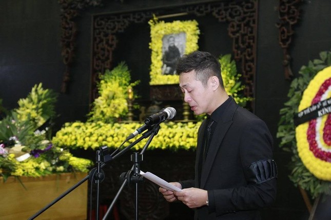 MC Anh Tuấn bật khóc khi đọc điếu văn tiễn đưa Trần Lập ảnh 3