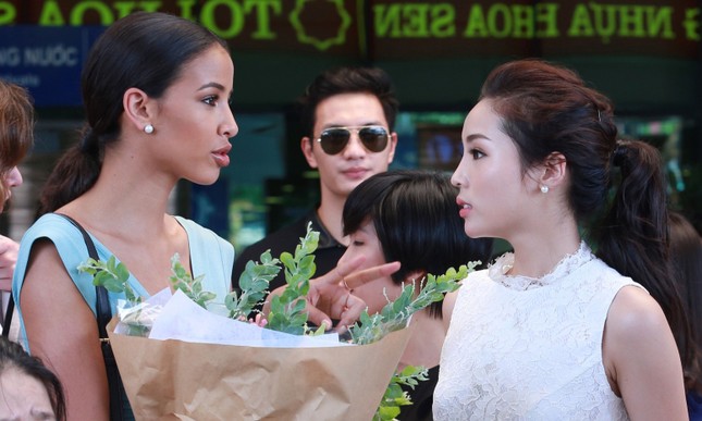 Kỳ Duyên ra sân bay đón Hoa hậu Pháp ảnh 5