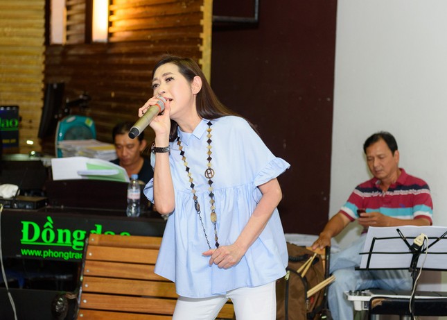Ý Lan, Thanh Hà 'đọ' vẻ tinh nghịch ở tuổi U60 ảnh 2