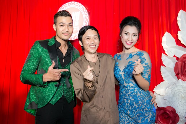 Khánh My, Hoàng Oanh 'thiêu đốt' với váy xuyên thấu ảnh 8