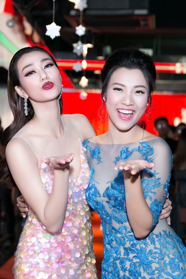 Khánh My, Hoàng Oanh 'thiêu đốt' với váy xuyên thấu ảnh 5