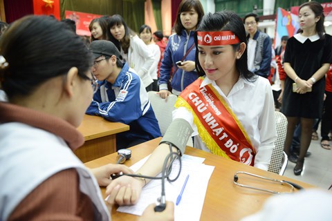 Những Hoa hậu, Á hậu từng nhận bằng khen vì công tác hiến máu ảnh 8