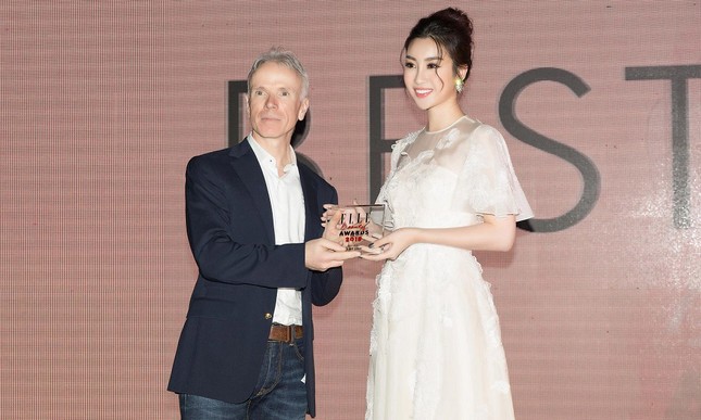 Đỗ Mỹ Linh vượt Linh Nga, Diễm My 9X để trở thành 'Gương mặt của năm' ảnh 8