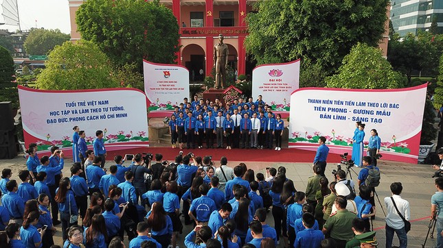 Thanh niên tiên tiến và những khoảnh khắc đẹp ở Bến Nhà Rồng lịch sử ảnh 5