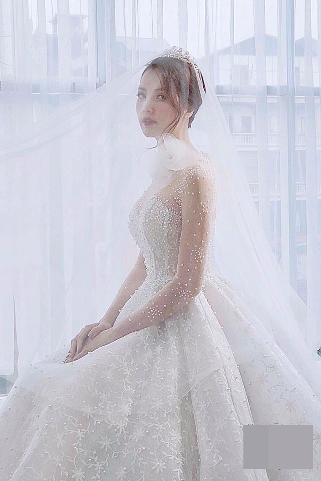 Được tiếp tế nhiều đồ ăn ở khu cách ly, Võ Hoàng Yến hài hước nói mở shop ảnh 13