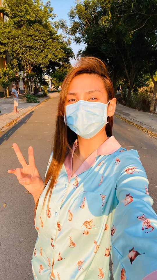 Hoa hậu Tiểu Vy, Lương Thuỳ Linh lo lắng khi Julia Morley mắc Covid-19 ảnh 5
