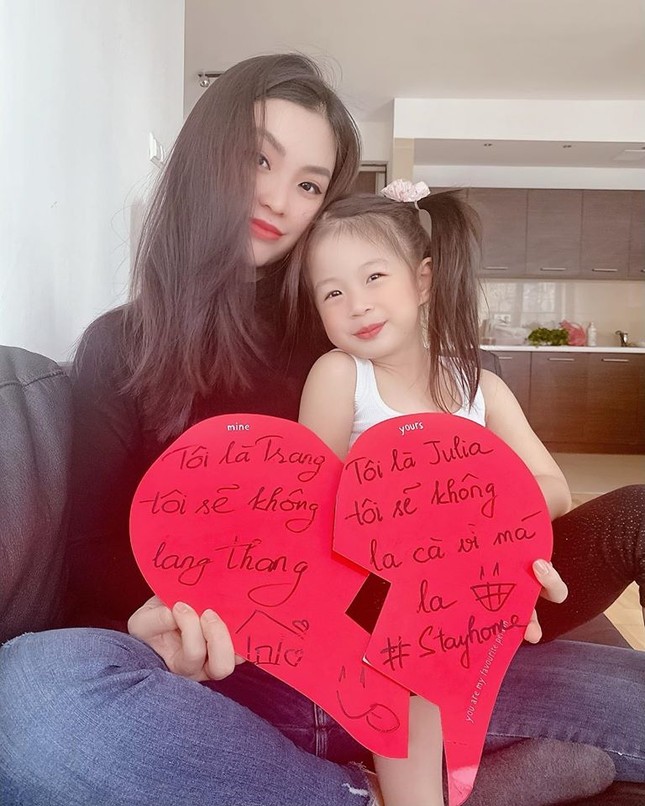 H'Hen Niê khoe nhan sắc em gái xinh đẹp học lớp 11 khiến fans trầm trồ ảnh 10