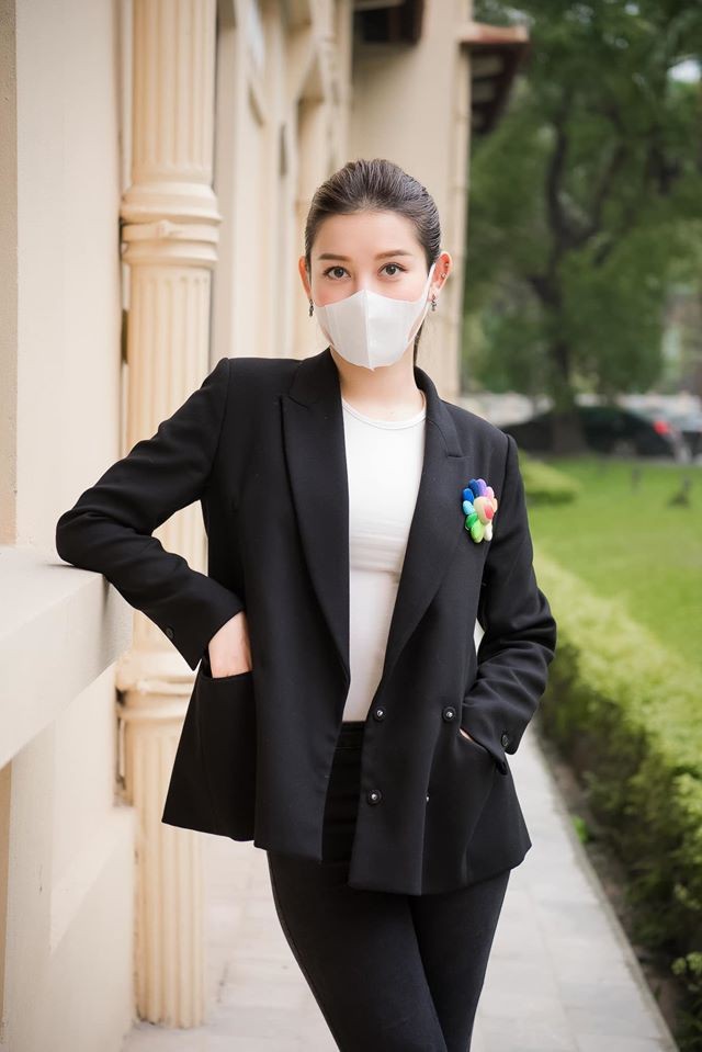 Á hậu Huyền My: 'Cuộc sống bị thay đổi 180 độ kể từ đại dịch COVID' ảnh 1