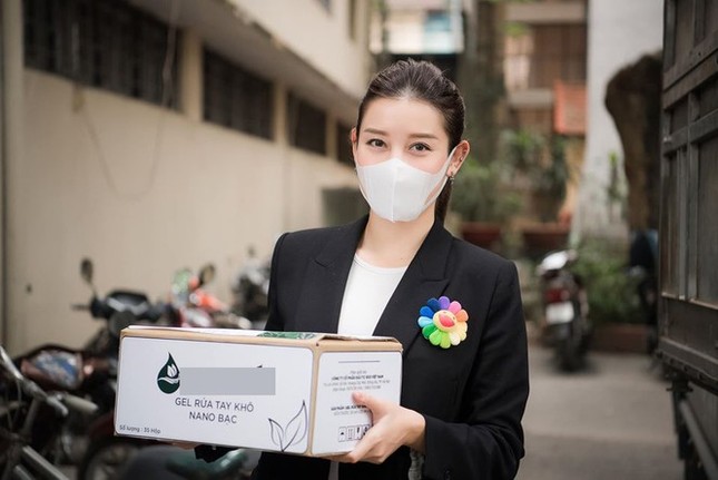Á hậu Huyền My: 'Cuộc sống bị thay đổi 180 độ kể từ đại dịch COVID' ảnh 2