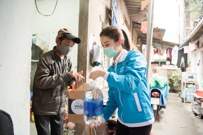 Á hậu Huyền My: 'Cuộc sống bị thay đổi 180 độ kể từ đại dịch COVID' ảnh 3