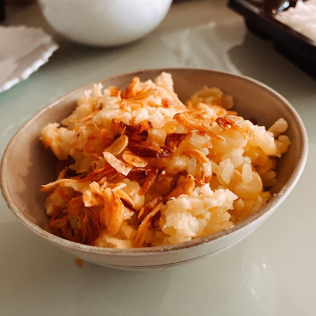 Lan Khuê, Diễm Hương mặc trễ nải khoe vòng 1 gợi cảm ảnh 11