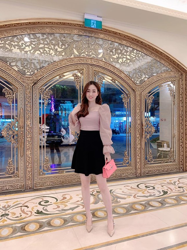 Diễm Hương dịu dàng với áo bà ba, Lan Khuê lấp ló vòng 1 gợi cảm ảnh 8
