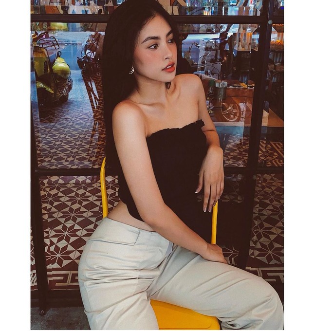 Diện loạt trang phục đơn giản, Tiểu Vy vẫn cực kỳ gợi cảm và ngày càng ra dáng fashionista ảnh 1