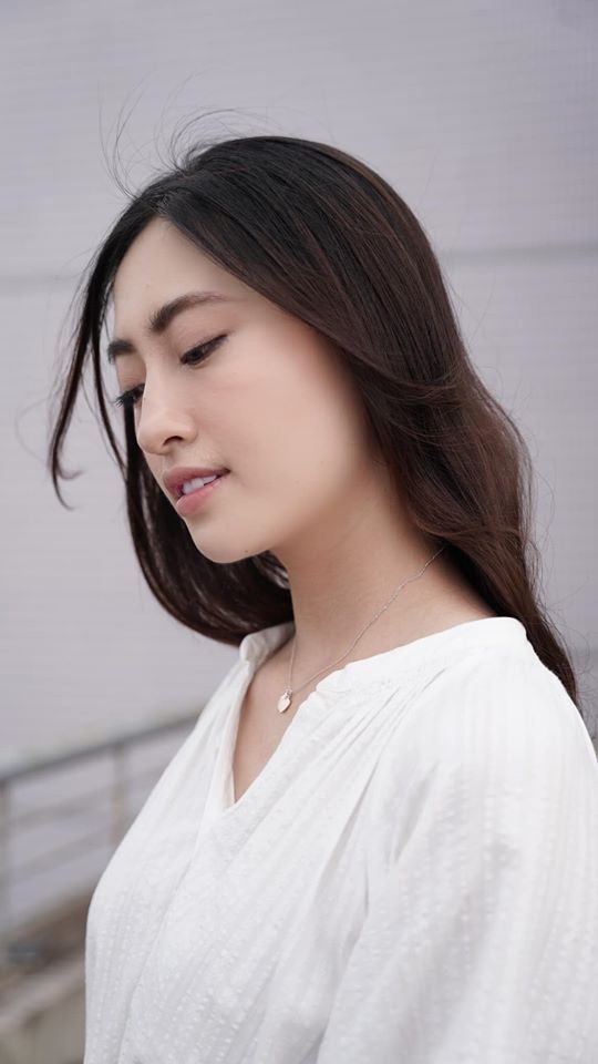 Mặc đồ bơi đơn giản, Lan Khuê vẫn làm fans 'phát sốt' với đường cong 'bỏng mắt' ảnh 6