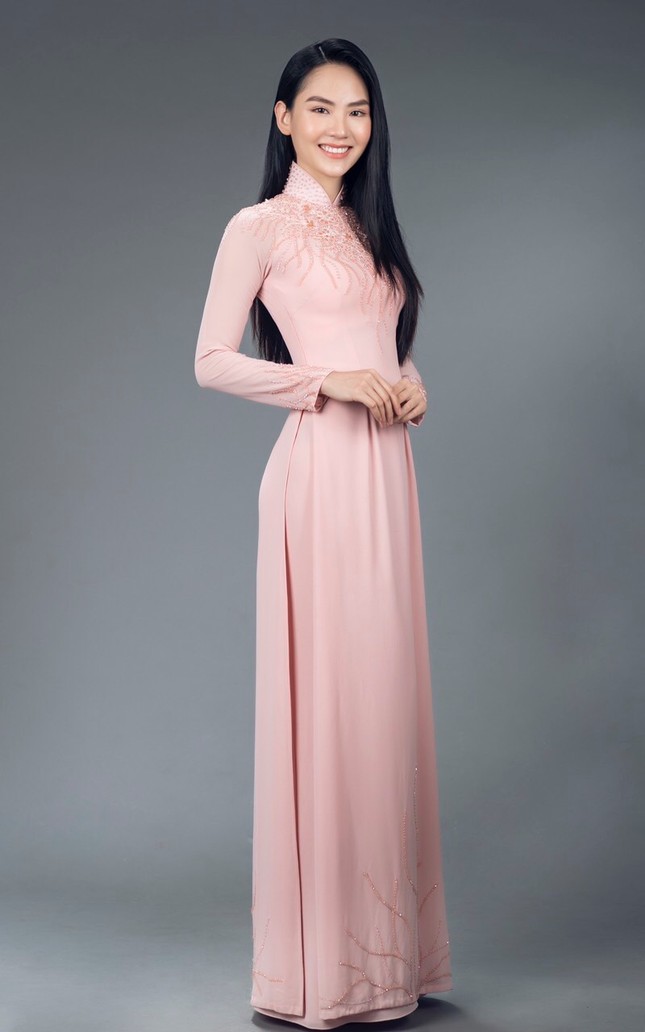 Hoa khôi ĐH Đồng Nai dự thi hoa hậu: Mặt xinh, tiếng Anh 'đỉnh' lại còn biết đàn hát ảnh 3