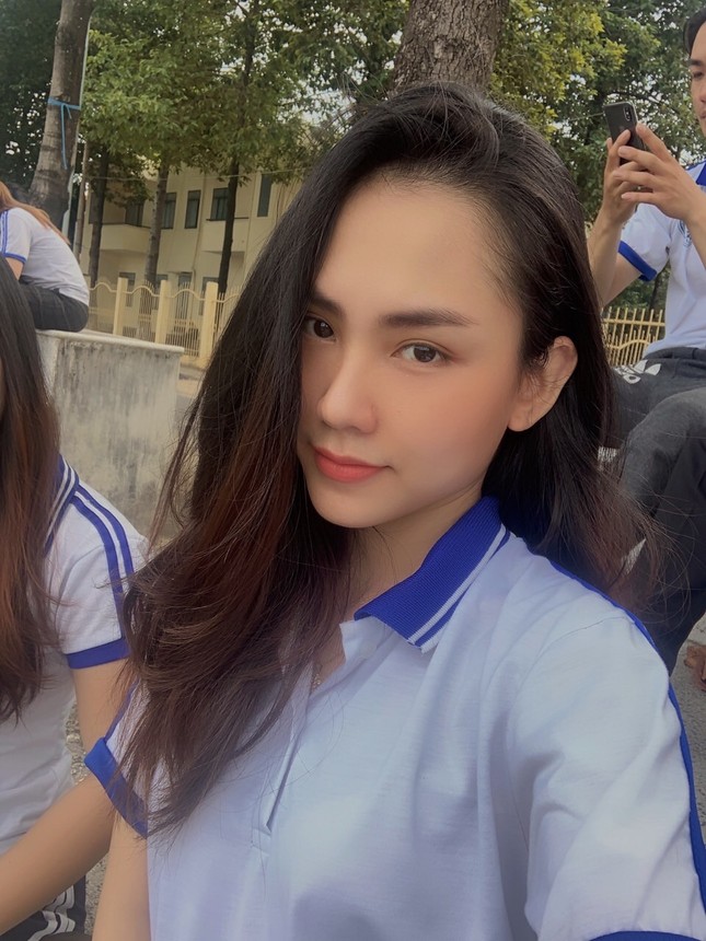 Hoa khôi ĐH Đồng Nai dự thi hoa hậu: Mặt xinh, tiếng Anh 'đỉnh' lại còn biết đàn hát ảnh 8