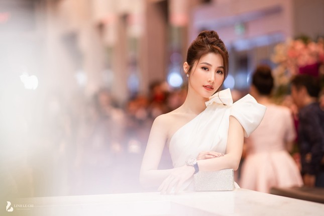 Bạn gái Công Lý, Hồng Diễm cùng dàn người đẹp khoe sắc trên thảm đỏ VTV Awards 2020 ảnh 3