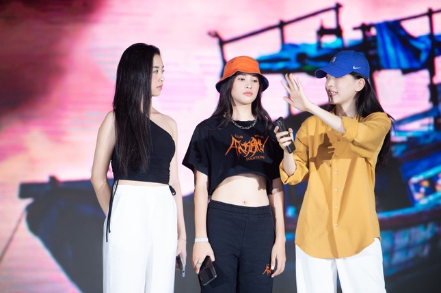 Tối nay bán kết toàn quốc HHVN 2020: Chờ xem 'Việt Nam những điều kỳ diệu' ảnh 6