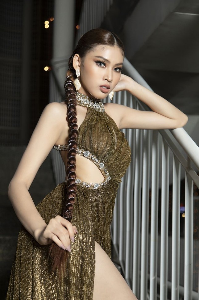 Top 3 HHVN 2020: Đỗ Thị Hà miệt mài từ thiện, Phương Anh – Ngọc Thảo chuẩn bị ‘chinh chiến’ quốc tế ảnh 22