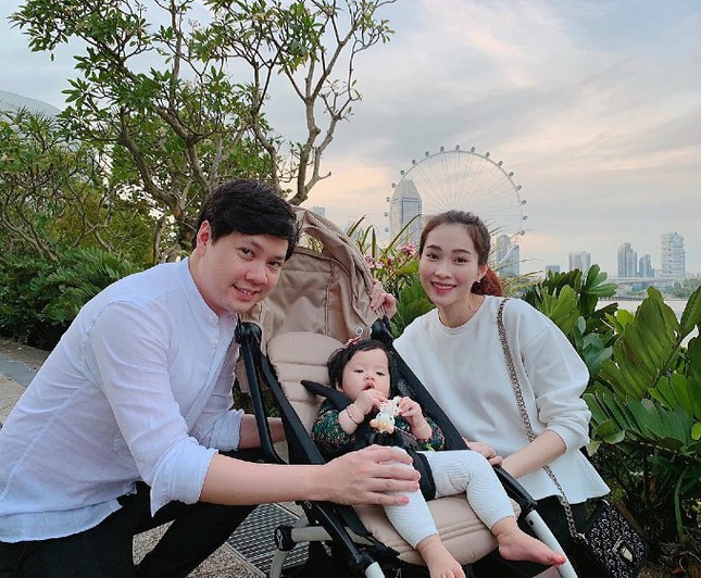 Top 3 HHVN 2012: Hoa hậu Đặng Thu Thảo và 2 á hậu đều có hôn nhân viên mãn ảnh 5