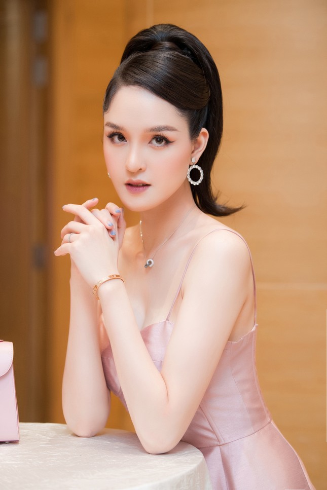 Top 3 HHVN 2012: Hoa hậu Đặng Thu Thảo và 2 á hậu đều có hôn nhân viên mãn ảnh 16