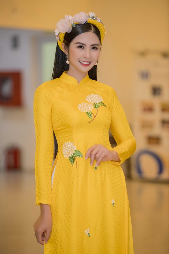 Top 3 HHVN 2010: Ngọc Hân thành nhà thiết kế nổi tiếng, Á hậu Hoàng My chu du khắp thế giới ảnh 4