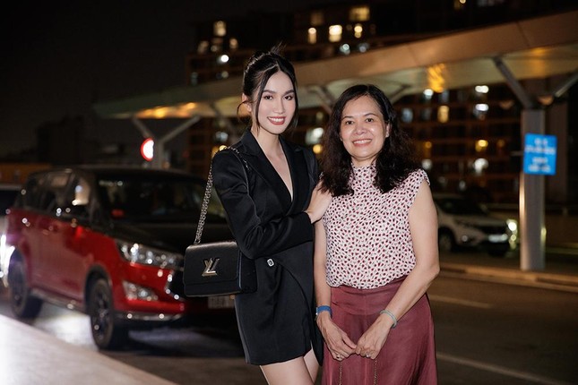 Á hậu Phương Anh làm khách VIP của Paris Fashion Week, fan chờ đợi màn 'bắn' tiếng Pháp ảnh 3