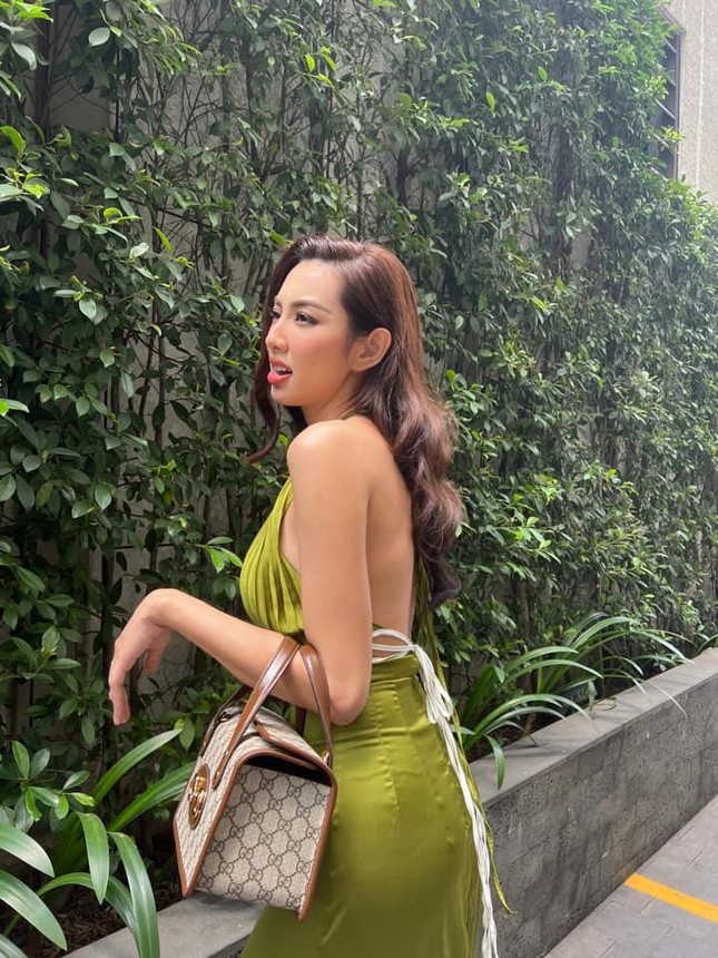 Loạt ảnh bị 'dìm hàng' của Hoa hậu Thuỳ Tiên vẫn thu hút triệu view ảnh 4