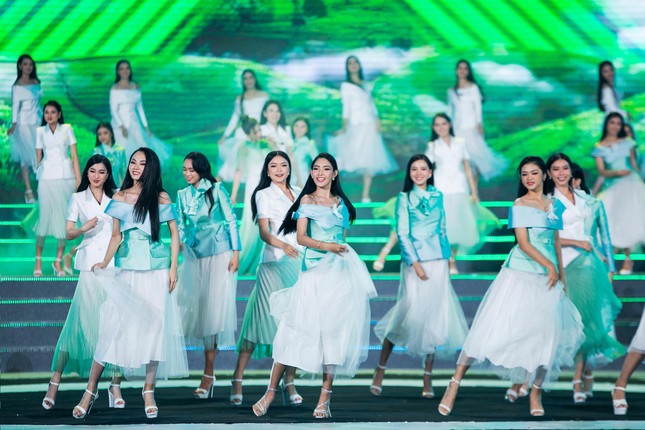 Nhìn lại đêm Chung khảo toàn quốc đầy sắc màu nghệ thuật của Miss World Vietnam 2022 ảnh 2