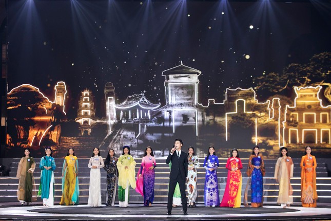 Nhìn lại đêm Chung khảo toàn quốc đầy sắc màu nghệ thuật của Miss World Vietnam 2022 ảnh 4