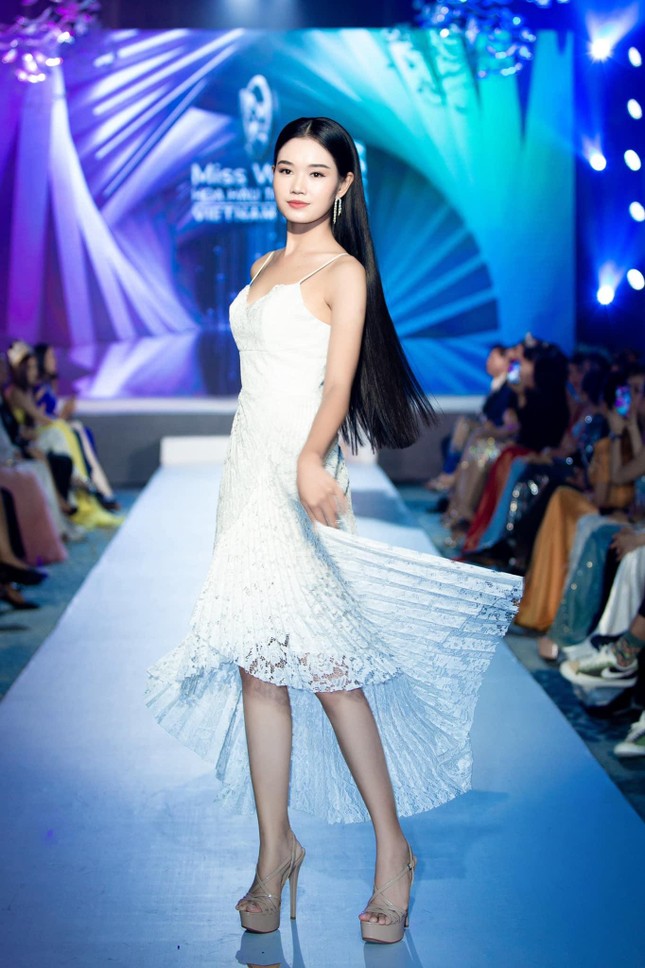 Dàn thí sinh Miss World Vietnam 2022 đọ dáng yêu kiều như tiểu thư trước thềm chung kết ảnh 10