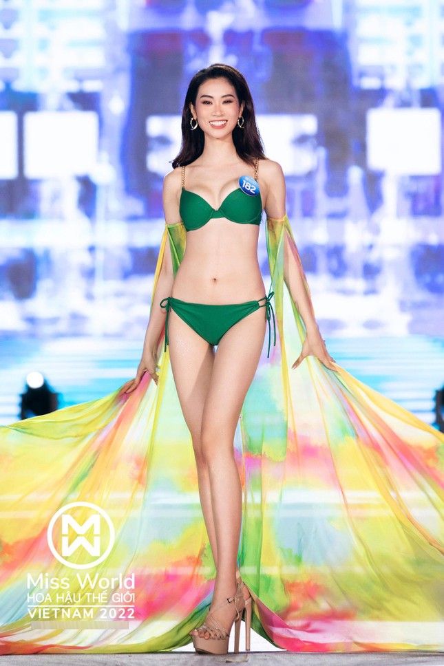 Ngoài top 3, hai thí sinh còn lại của top 5 Miss World VN cũng ứng xử 'nuốt mic' và có profile khủng ảnh 3