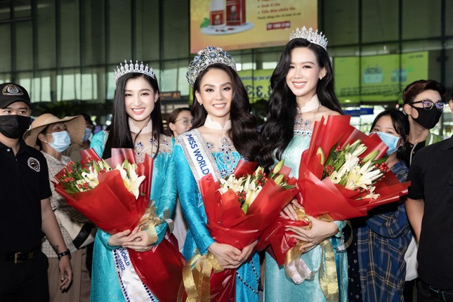 Ngoài top 3, hai thí sinh còn lại của top 5 Miss World VN cũng ứng xử 'nuốt mic' và có profile khủng ảnh 1