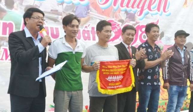 Bình Định: Tưng bừng hội đua thuyền trên sông Gò Bồi ảnh 10