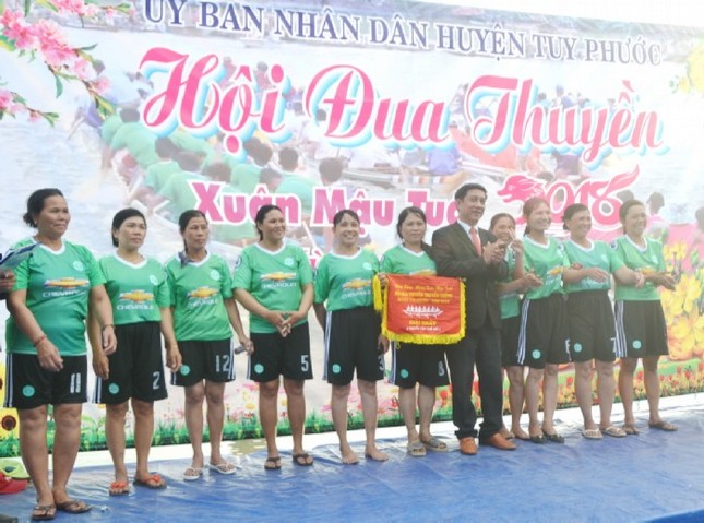 Bình Định: Tưng bừng hội đua thuyền trên sông Gò Bồi ảnh 9