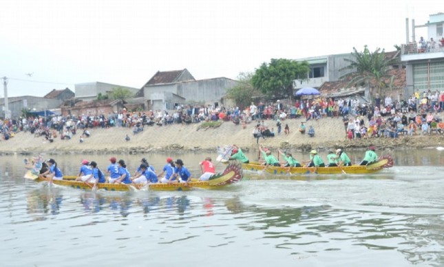 Bình Định: Tưng bừng hội đua thuyền trên sông Gò Bồi ảnh 4