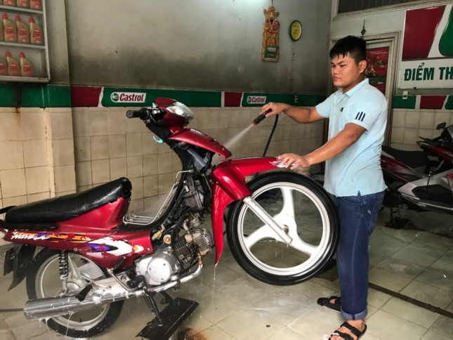 Chen chúc đưa xe đi… “tắm rửa, gội đầu” ảnh 5