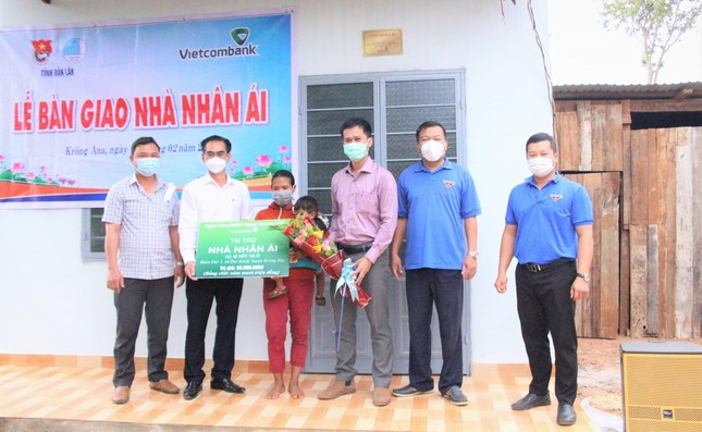 Tỉnh đoàn Đắk Lắk tặng nhà tình nghĩa cho gia đình khó khăn ảnh 1