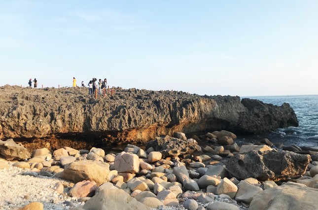 Vịnh biển hoang sơ, tuyệt đẹp ở Nam Trung bộ mở cửa trở lại ảnh 5