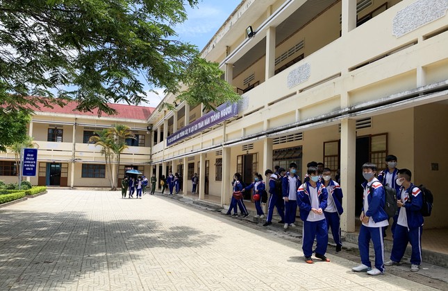 Lâm Đồng: Bị đa chấn thương, nữ sinh vẫn quyết thi THPT ảnh 1