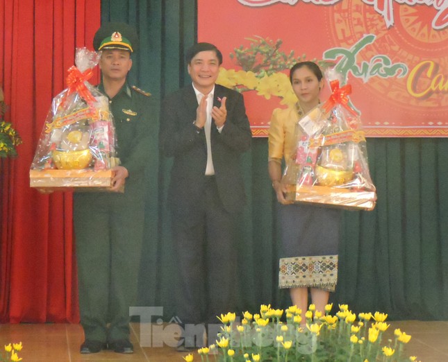Chủ tịch Quốc hội chúc Tết Bộ đội Biên phòng tỉnh Đắk Lắk ảnh 6