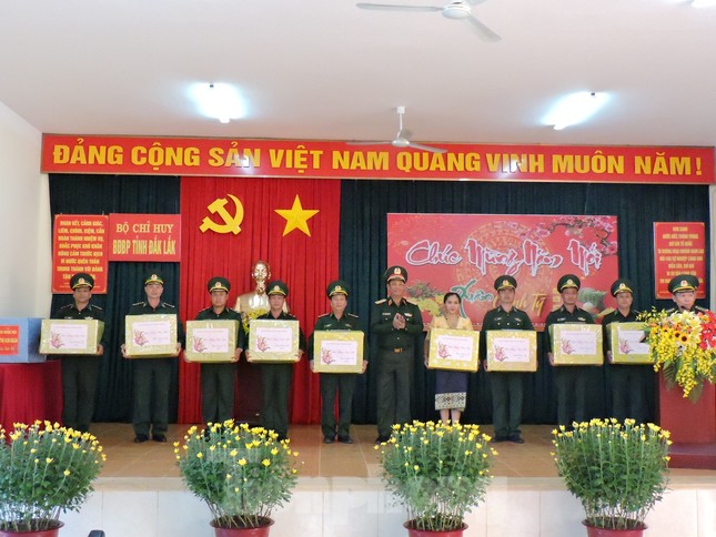 Chủ tịch Quốc hội chúc Tết Bộ đội Biên phòng tỉnh Đắk Lắk ảnh 5
