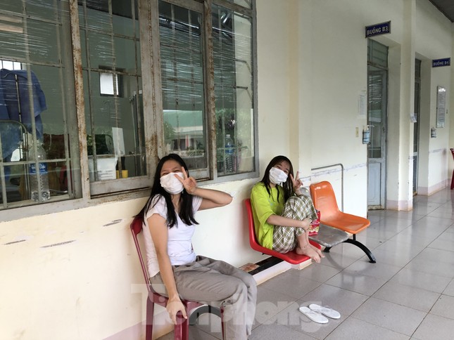 Chùm ảnh mới nhất về bệnh nhân COVID-19 đầu tiên và bác sỹ điều trị ở Đắk Lắk ảnh 8