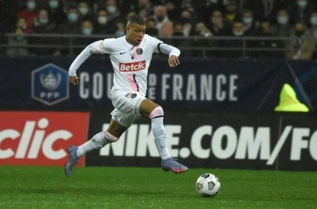 Mbappe lập hat-trick, đánh dấu cột mốc 150 bàn thắng cho PSG ảnh 1