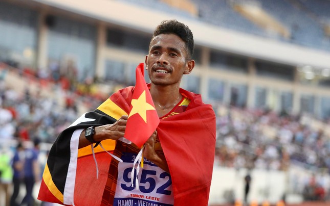 Lá cờ Việt Nam của VĐV làm nên kỳ tích cho thể thao Timor Leste ảnh 2