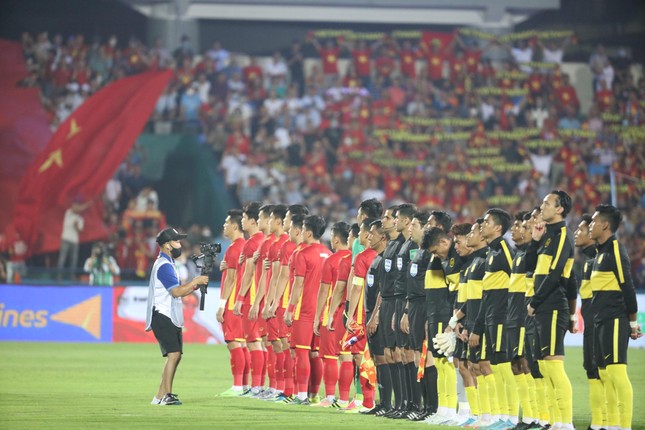 Trực tiếp U23 Việt Nam vs U23 Malaysia 0-0 (hiệp 1): Tiến Linh dứt điểm chệch cột ảnh 15